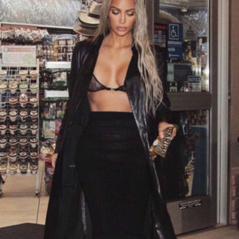 CHIC Black Satin Duster Top - Picture 4 of 4